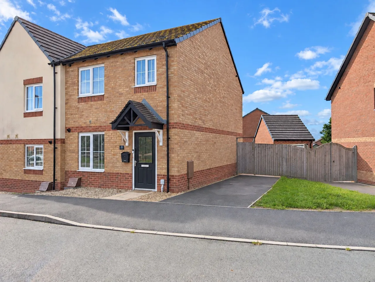 3 bed house for sale, Oakway Drive, Woodville, DE11