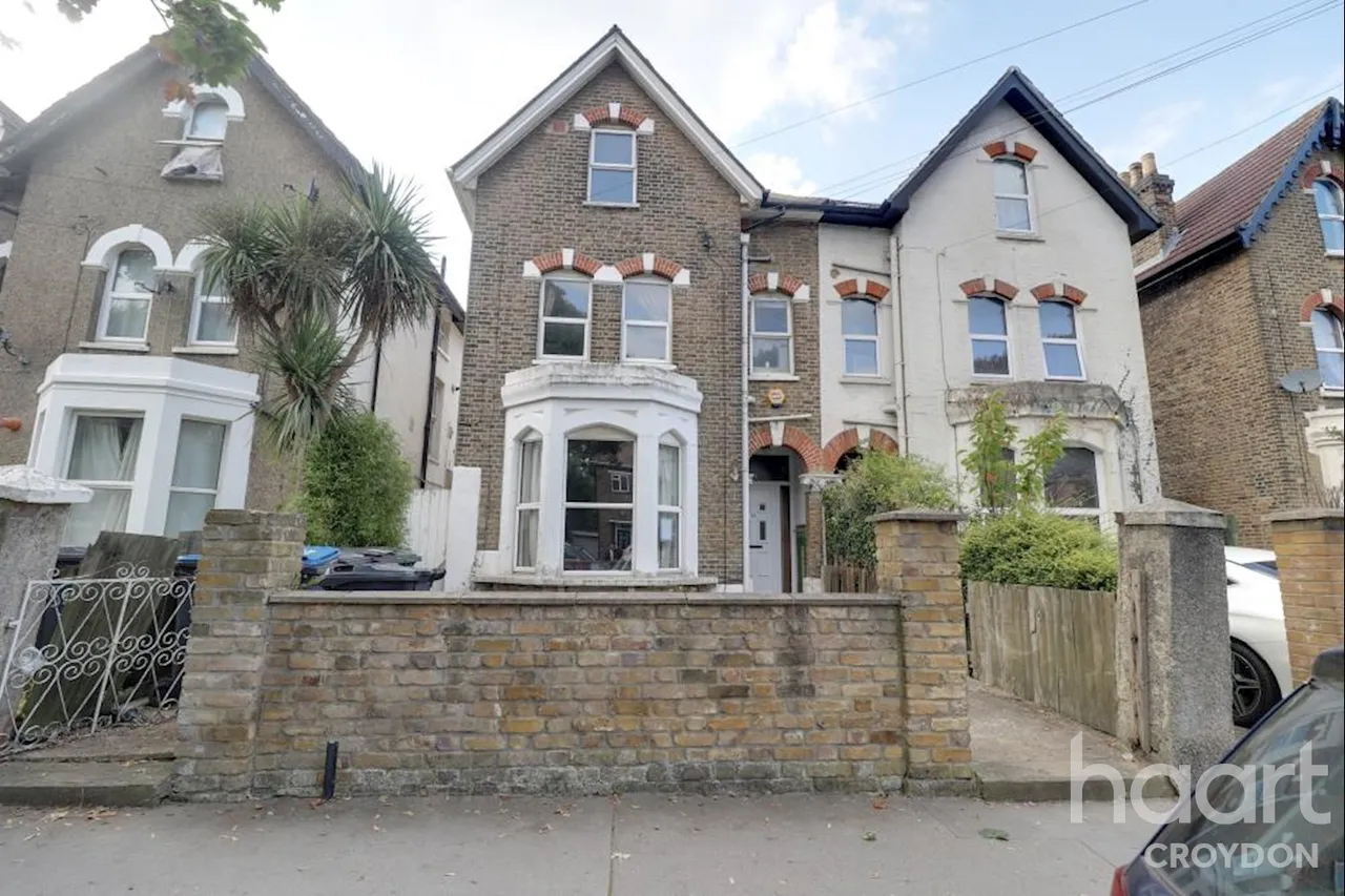 1 bed house to rent, Dagnall Park, SE25
