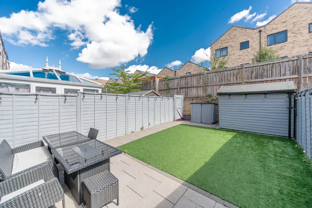 24 Arbus Crescent, Harrow, photo 3