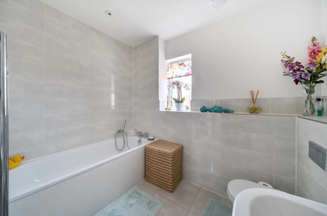 The Croft, Ash Green, Surrey, GU12 6FA, photo 20