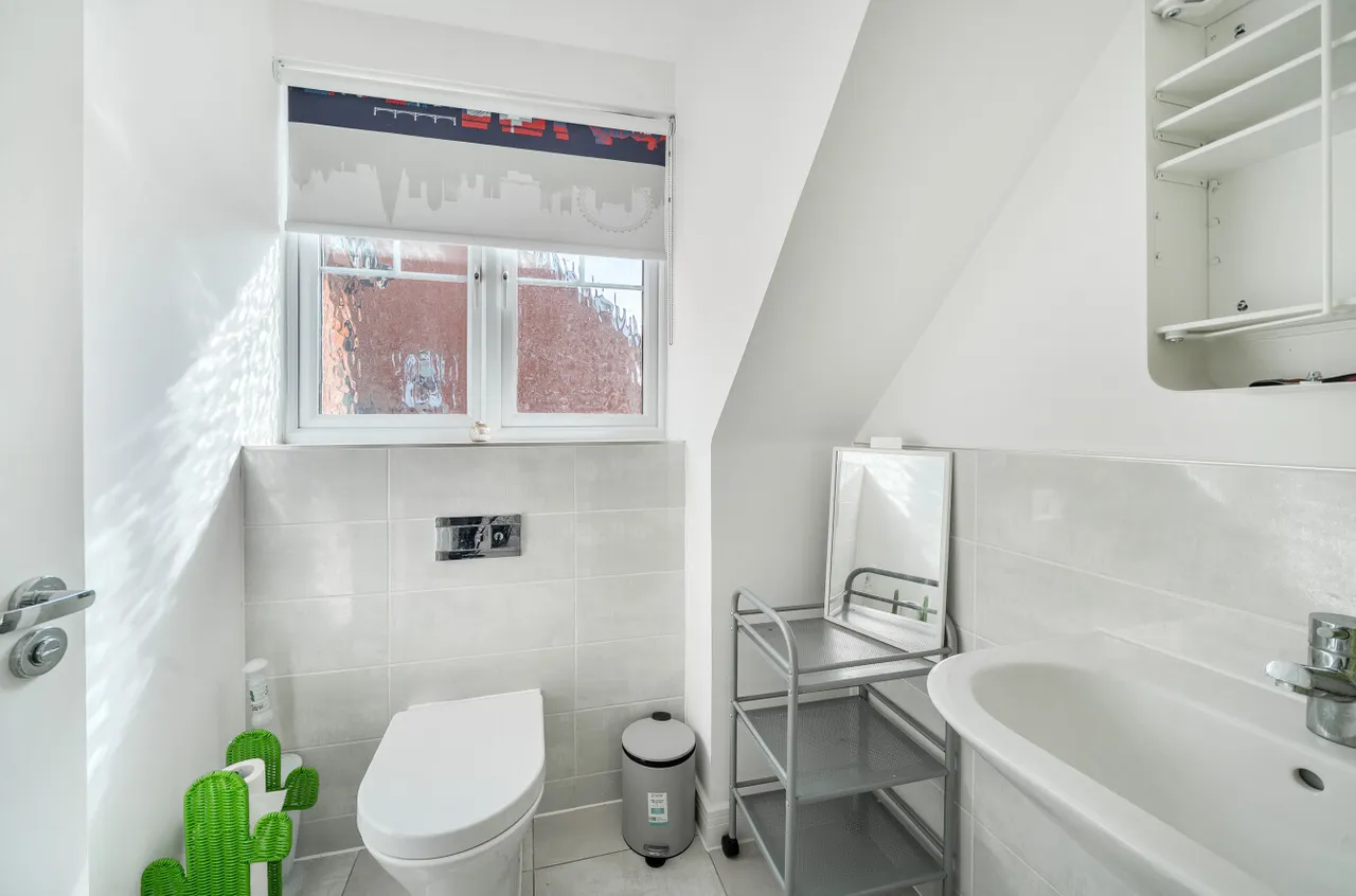 The Croft, Ash Green, Surrey, GU12 6FA, photo 21