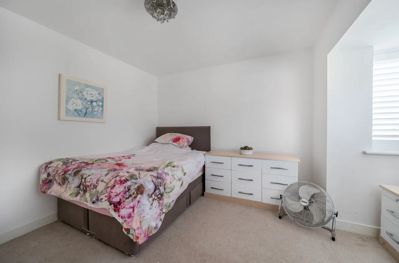 The Croft, Ash Green, Surrey, GU12 6FA, photo 16