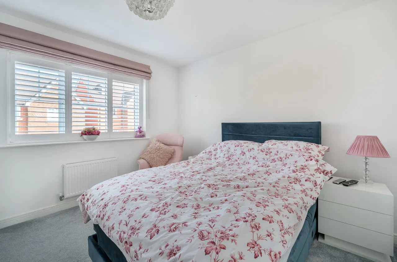 The Croft, Ash Green, Surrey, GU12 6FA, photo 15
