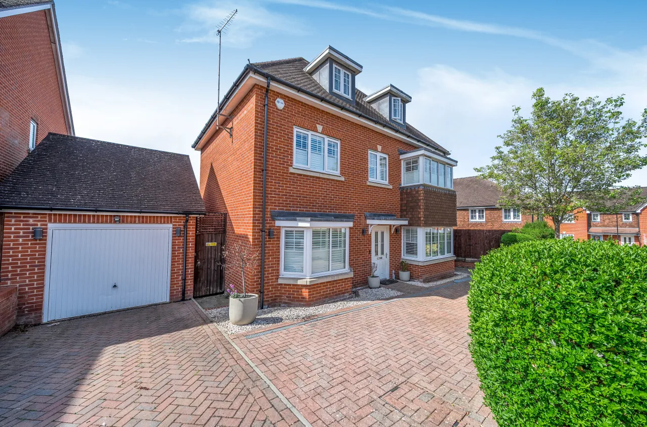 The Croft, Ash Green, Surrey, GU12 6FA, photo 4