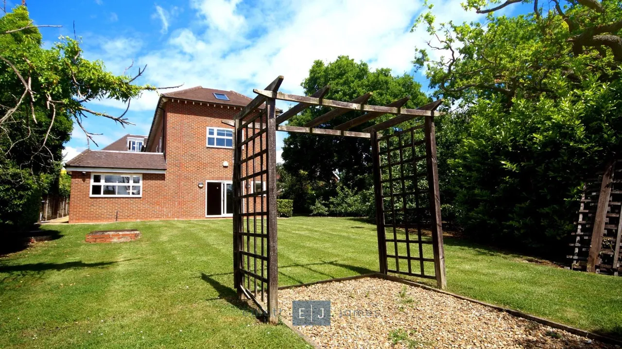 Manor Road, Chigwell, photo 10