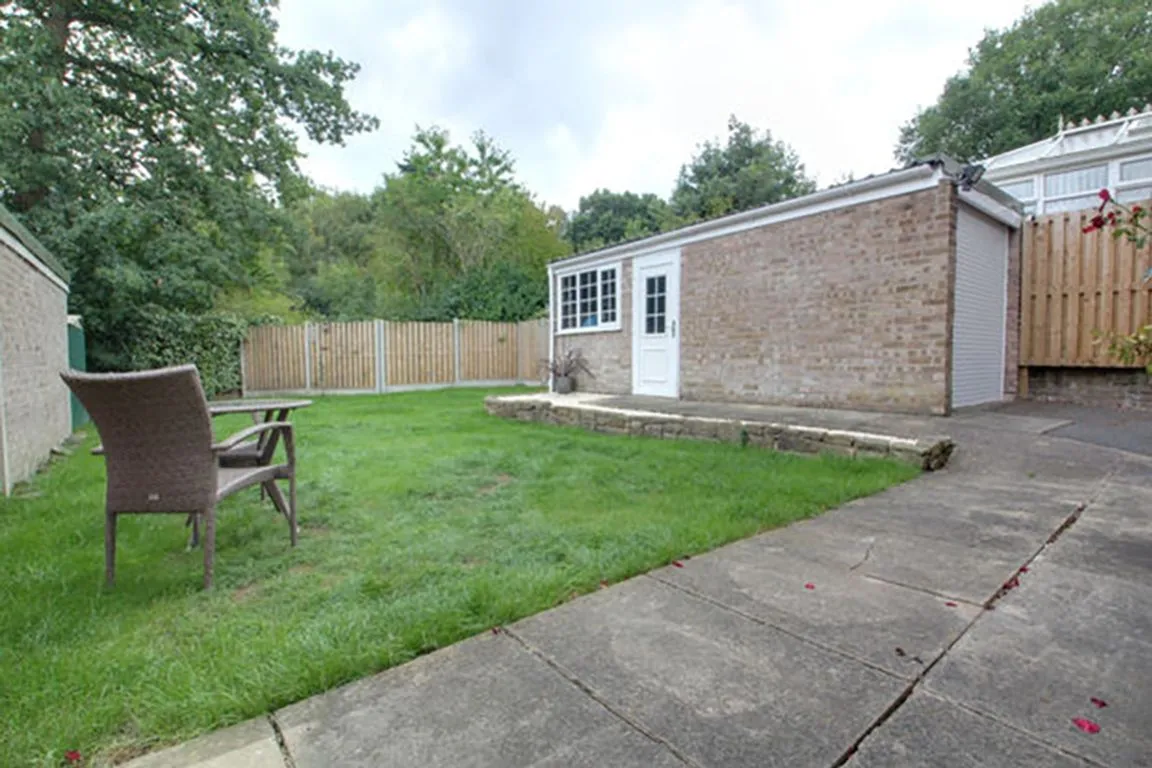East Causeway Vale, Adel, LS16, photo 14