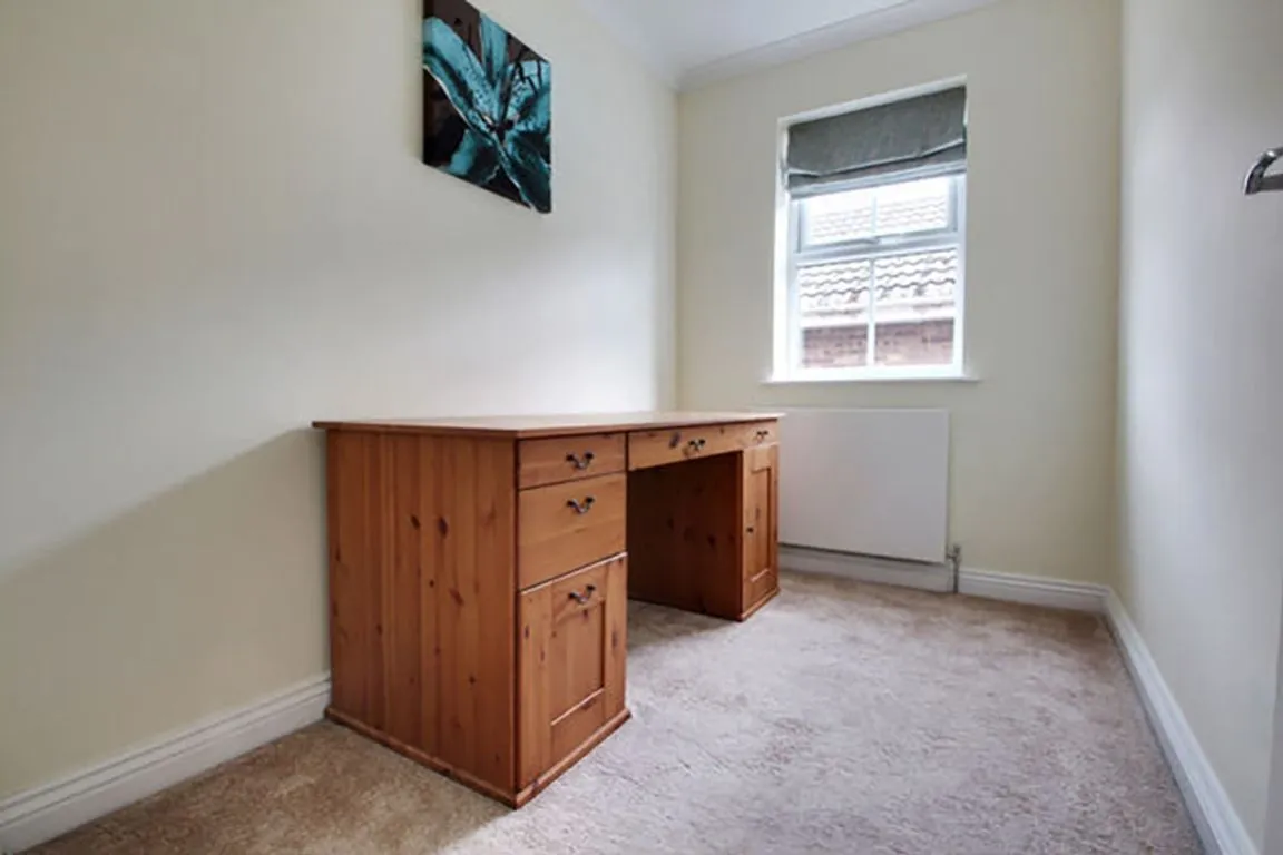 East Causeway Vale, Adel, LS16, photo 12