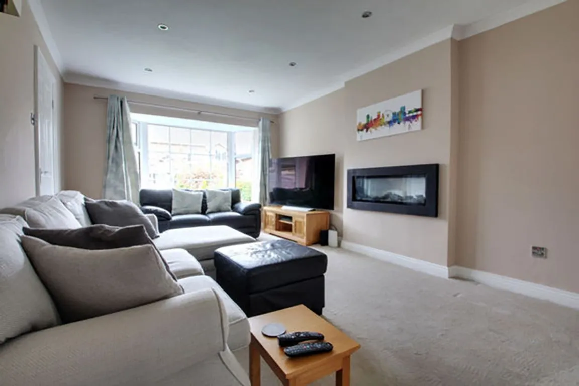 East Causeway Vale, Adel, LS16, photo 6