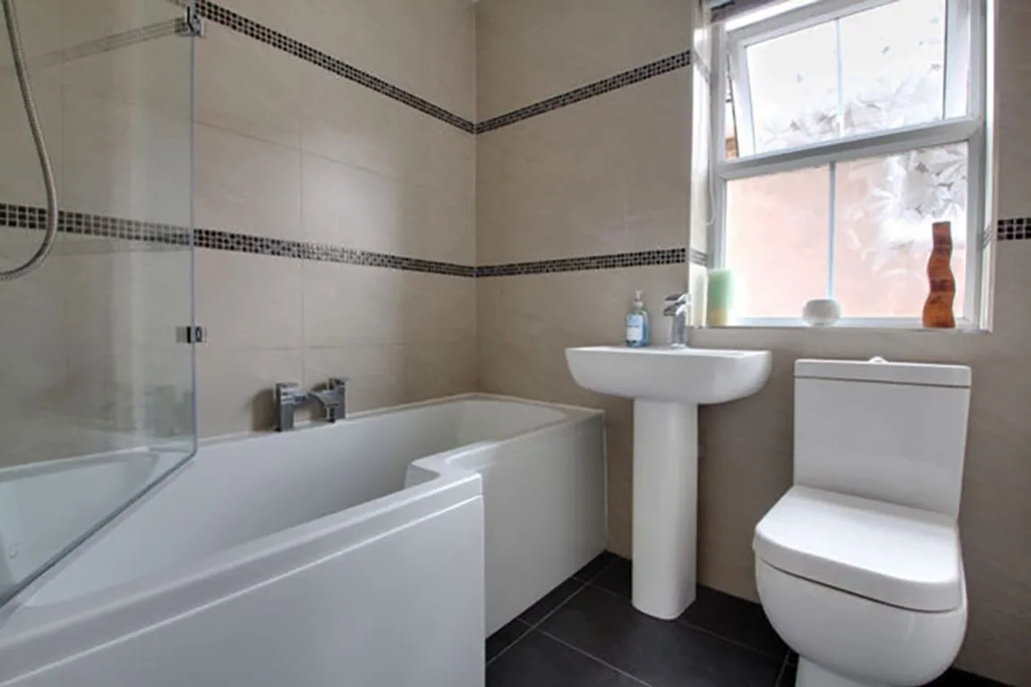 East Causeway Vale, Adel, LS16, photo 13