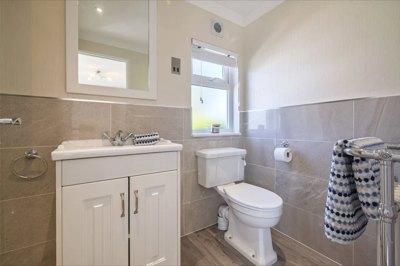 Portsmouth Road, Thursley, Godalming, GU8, photo 7