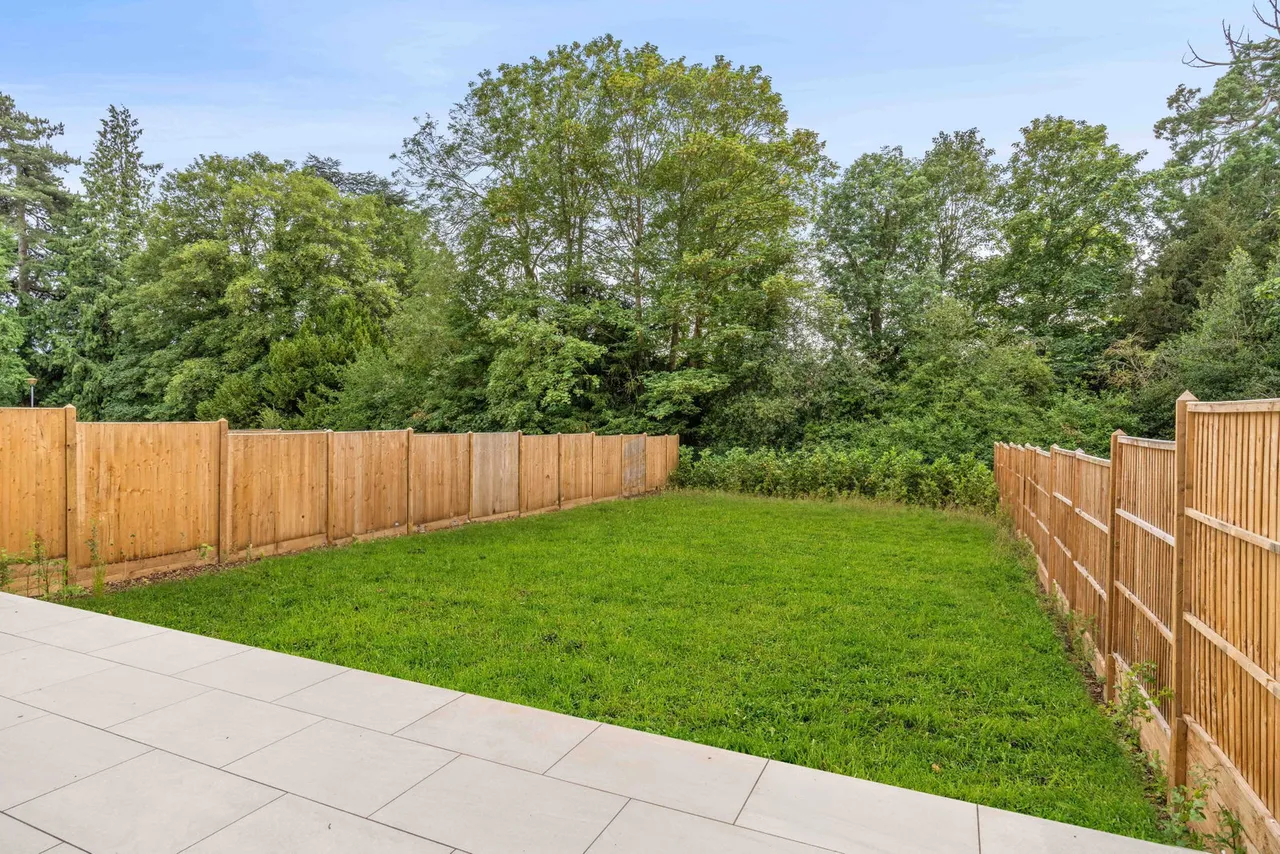 The Oaklands Aston Lane, Bragbury End, SG2, photo 31