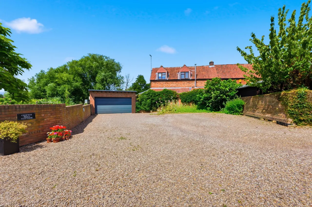 Oxton Road, Epperstone, photo 73