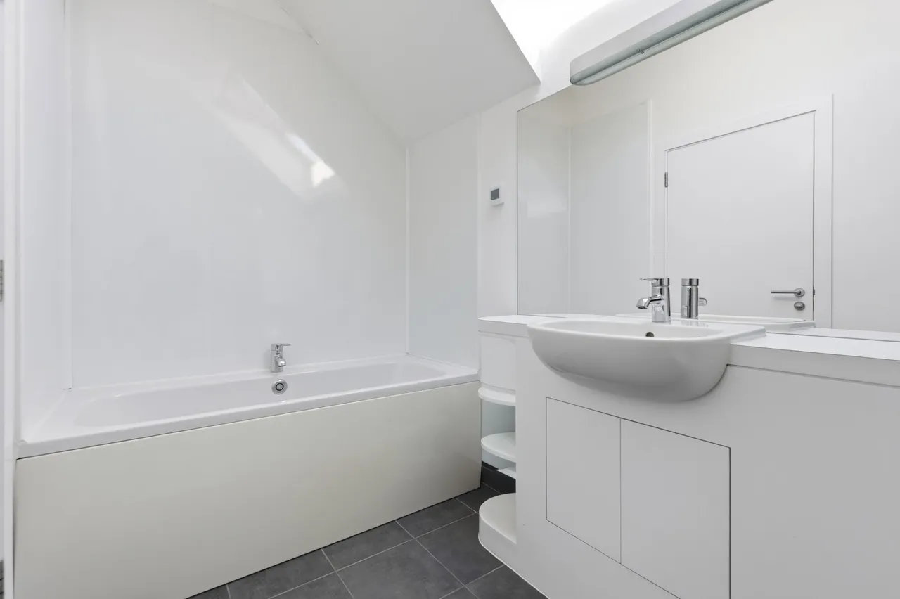 Oxton Road, Epperstone, photo 37