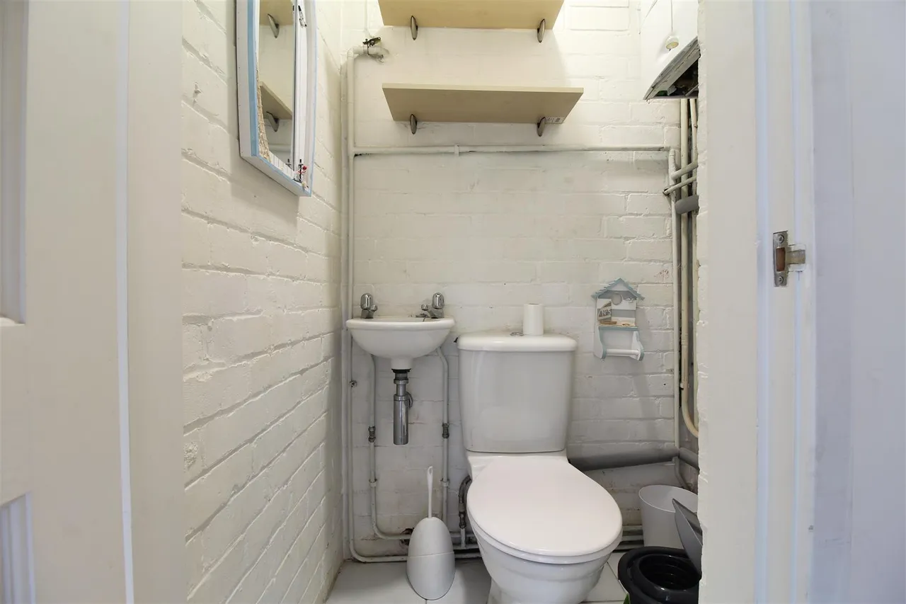 Balmoral Drive, Bramcote, NG9, photo 7