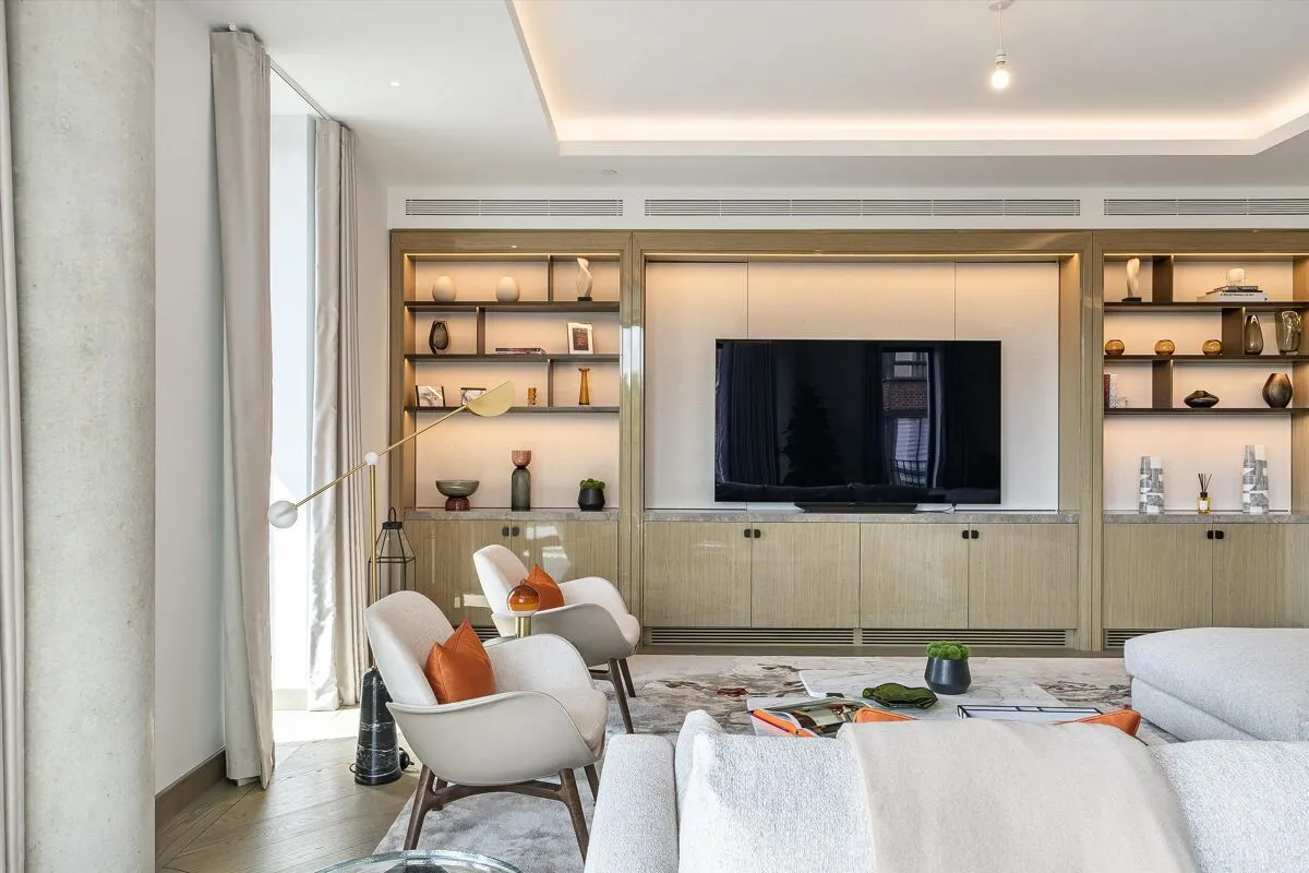 Bayswater Road, London, W2, photo 32