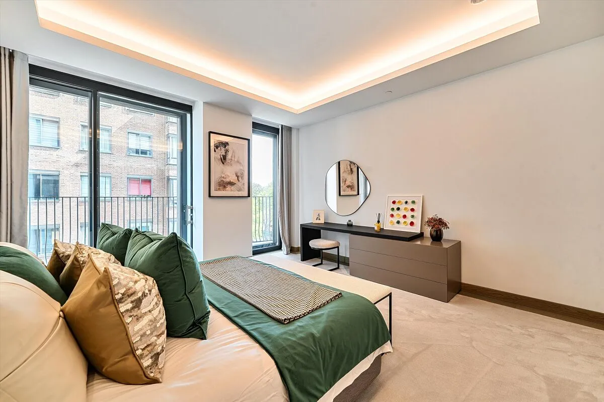 Bayswater Road, London, W2, photo 22
