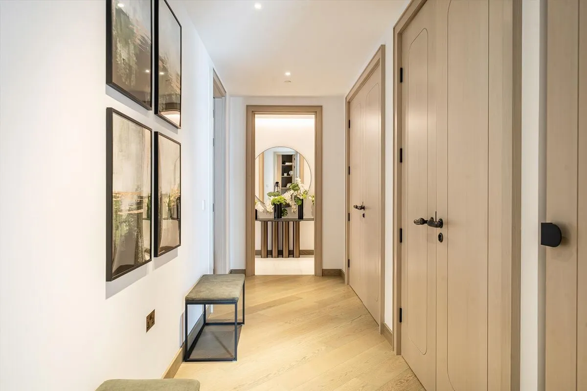 Bayswater Road, London, W2, photo 30