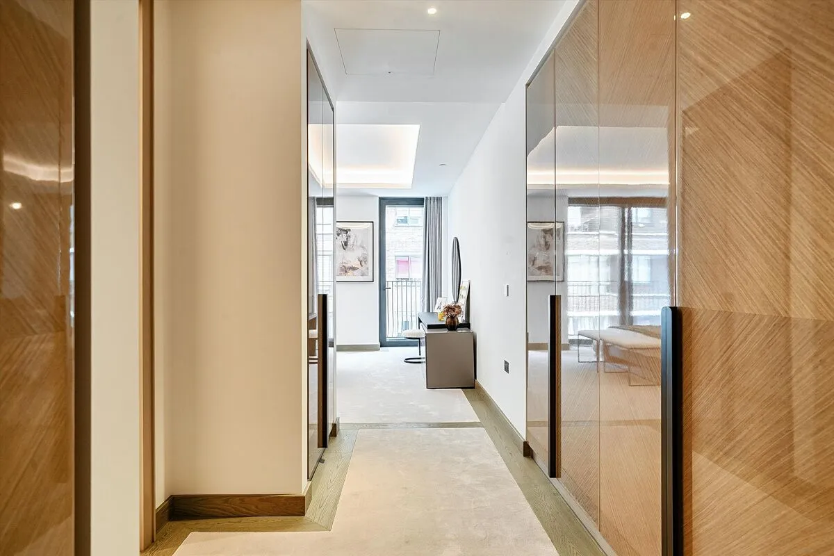 Bayswater Road, London, W2, photo 29