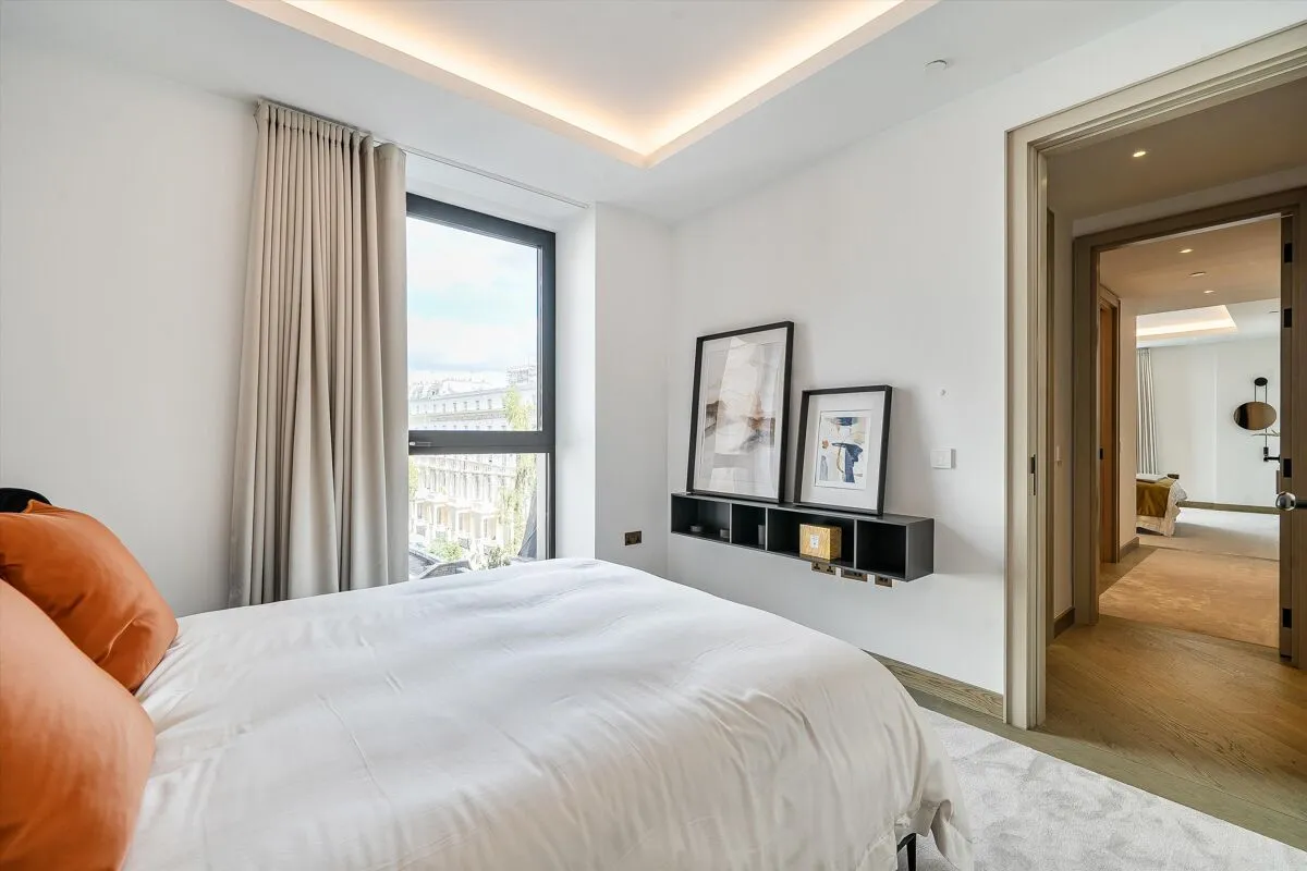 Bayswater Road, London, W2, photo 27