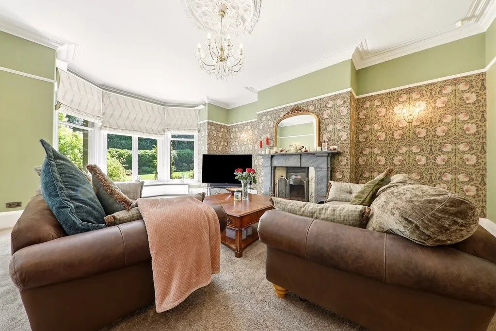 Oxford Road, Gomersal BD19 4JP, photo 6