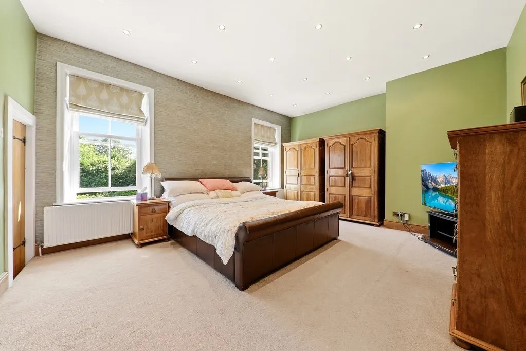 Oxford Road, Gomersal BD19 4JP, photo 32