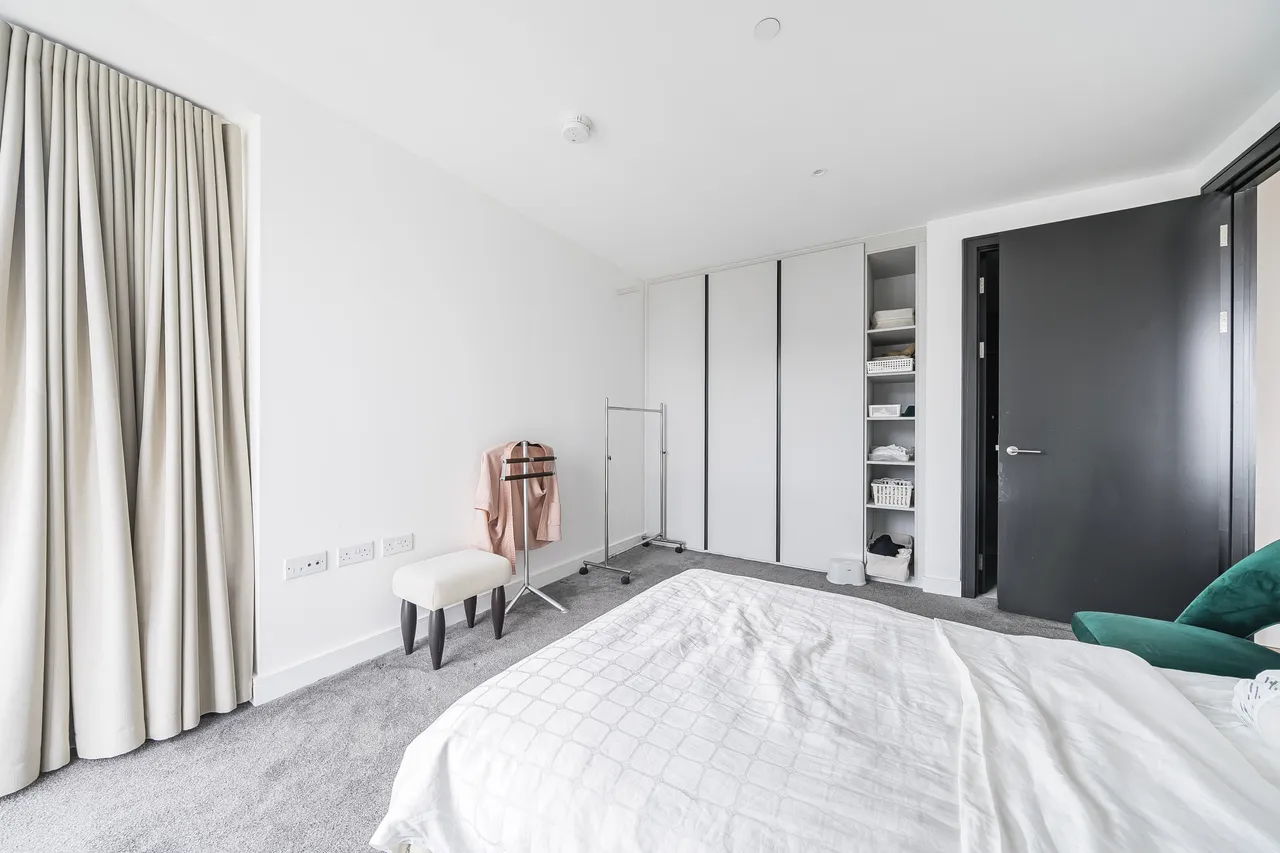 Flat 1903, Hennessey Apartments, Woolwich, photo 10