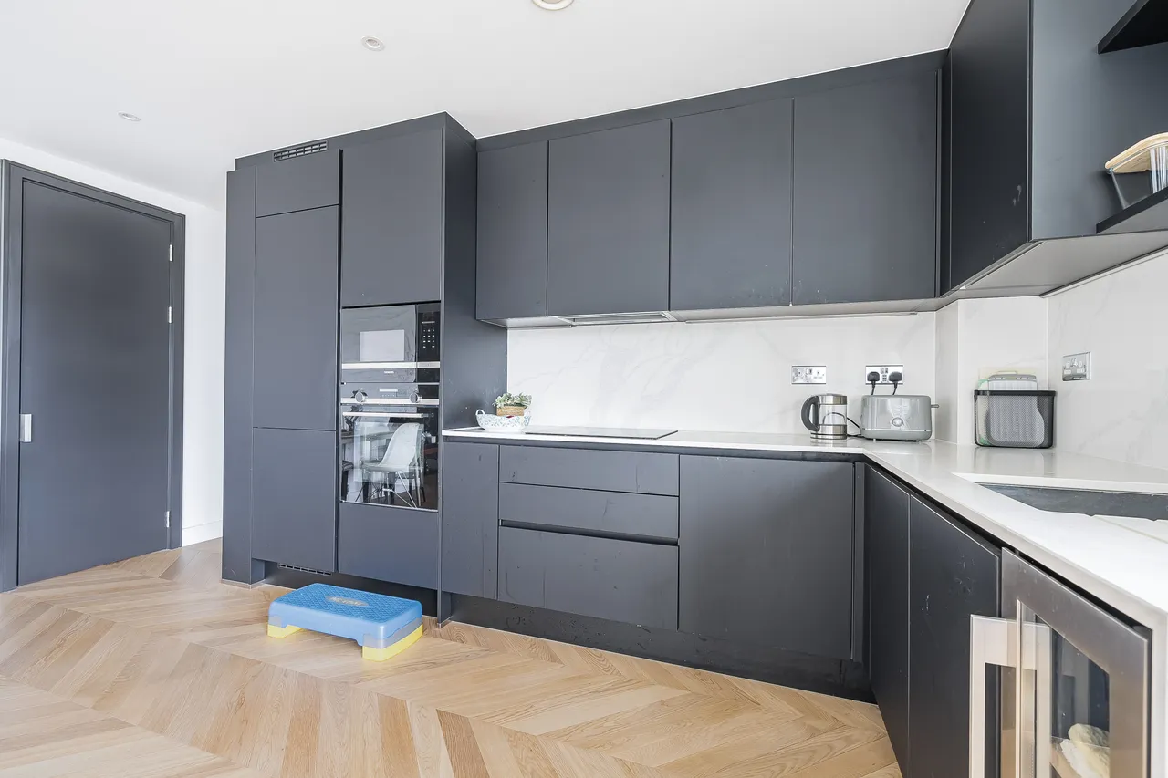 Flat 1903, Hennessey Apartments, Woolwich, photo 3