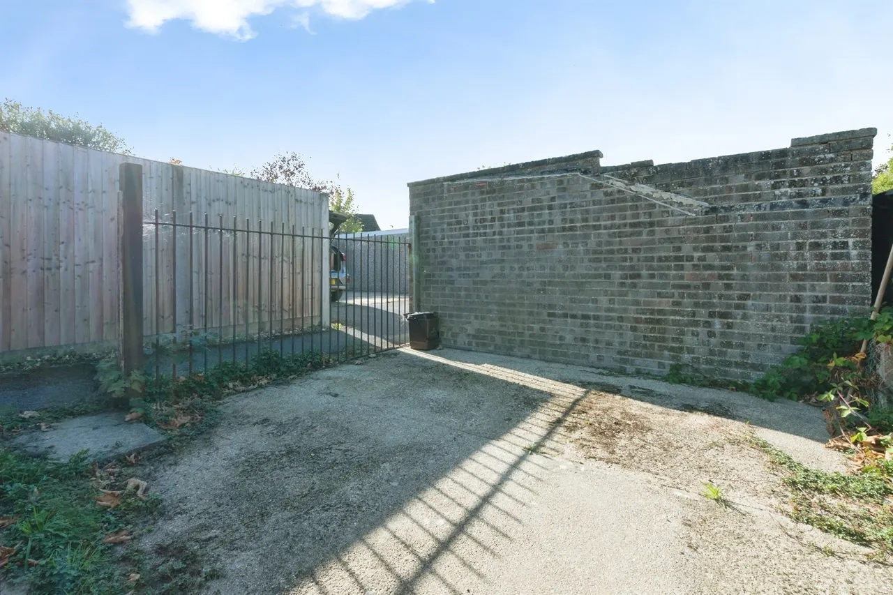 Sopwith Crescent, Wimborne, BH21, photo 13