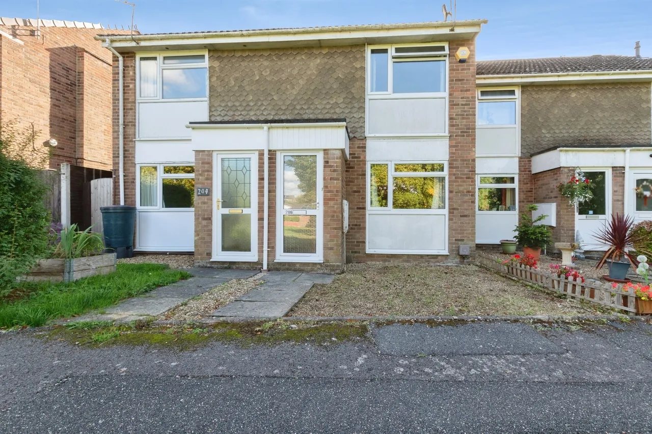 2 bed house for sale, Sopwith Crescent, Wimborne, BH21