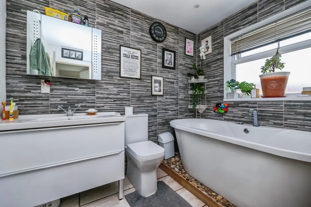 Frances Grove, Hucknall, NG15, photo 13