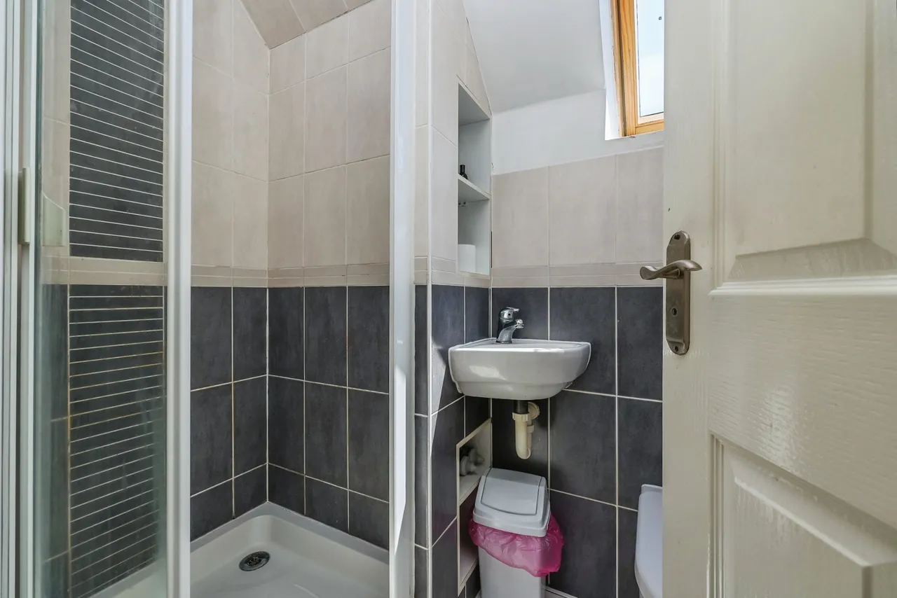 Frances Grove, Hucknall, NG15, photo 14
