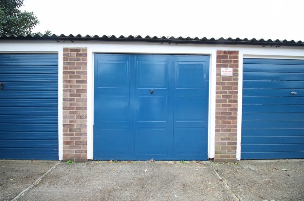 garage for sale — Hibernia Road, Hounslow, TW3