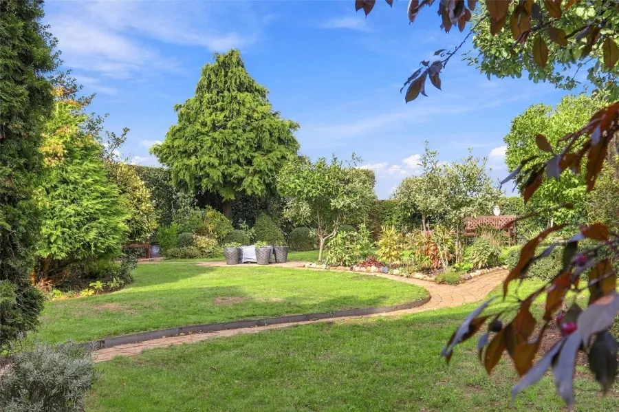 with 4 bedrooms in Great Bardfield, Nr Braintree, CM7, photo 34