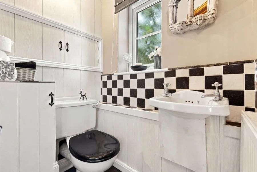 with 4 bedrooms in Great Bardfield, Nr Braintree, CM7, photo 24