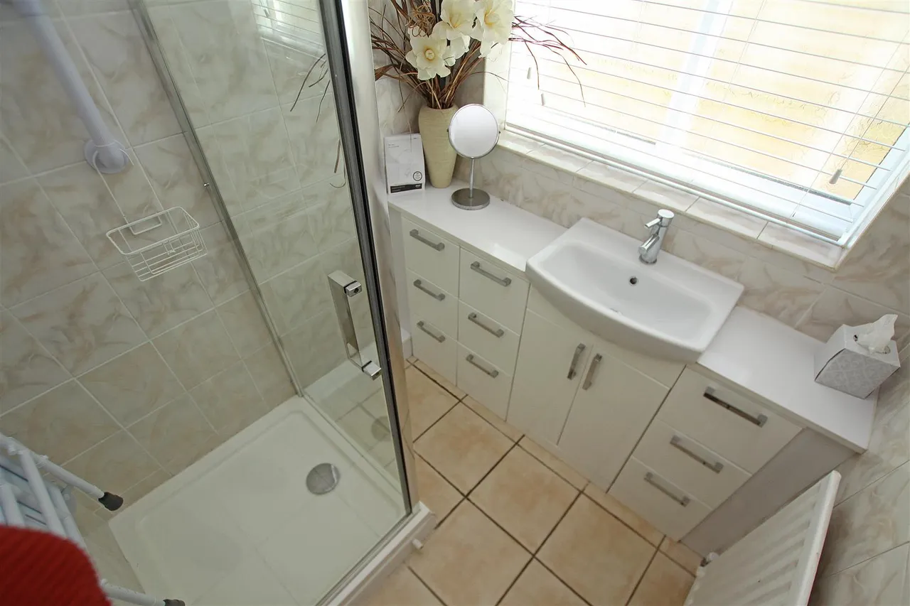 Edward Road, Bournemouth, photo 12