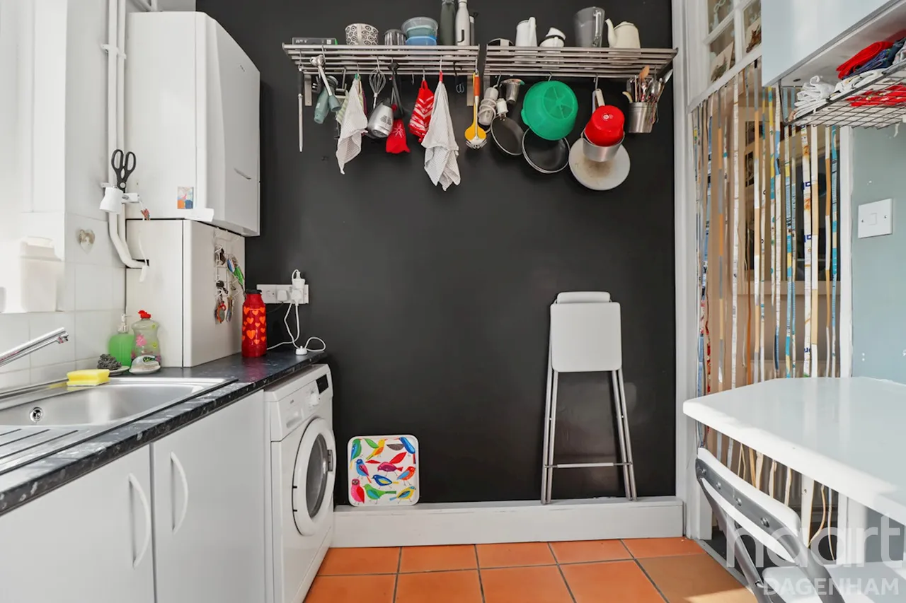 Manning Road, Dagenham, RM10, photo 10