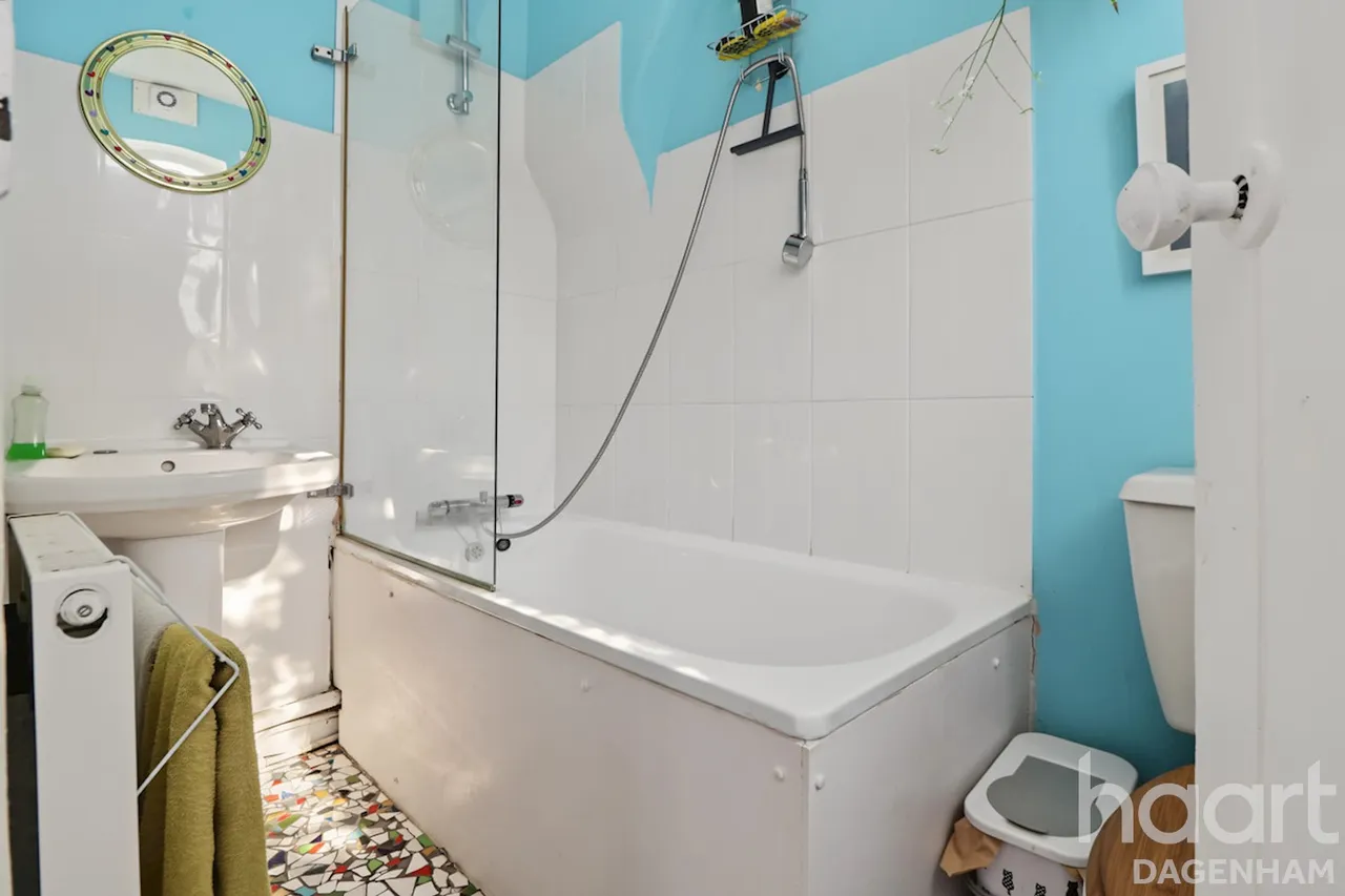 Manning Road, Dagenham, RM10, photo 11