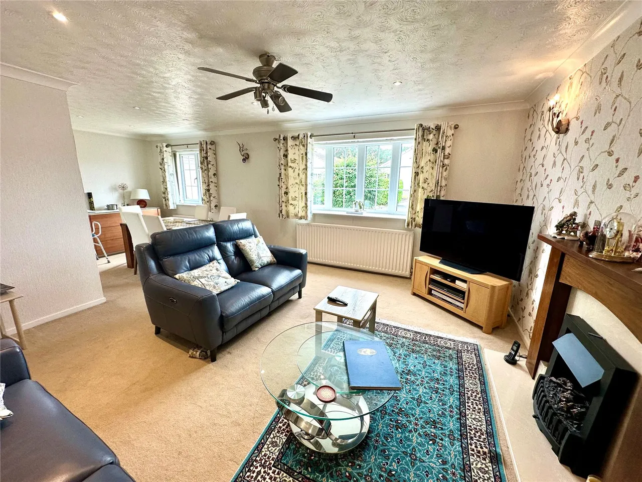 Pineholt Close, St. Ives, Ringwood, Dorset, BH24 2NE, photo 2