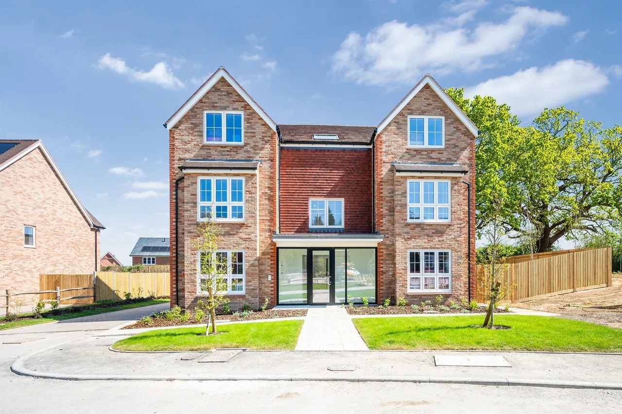 1 bed flat for sale — Goldbridge Road, Newick, Lewes