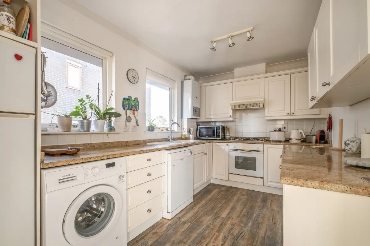 Warwick Drive London SW15, photo 5