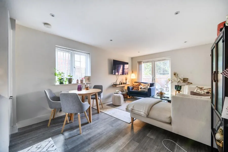West Wycombe Road, High Wycombe, HP12, photo 3