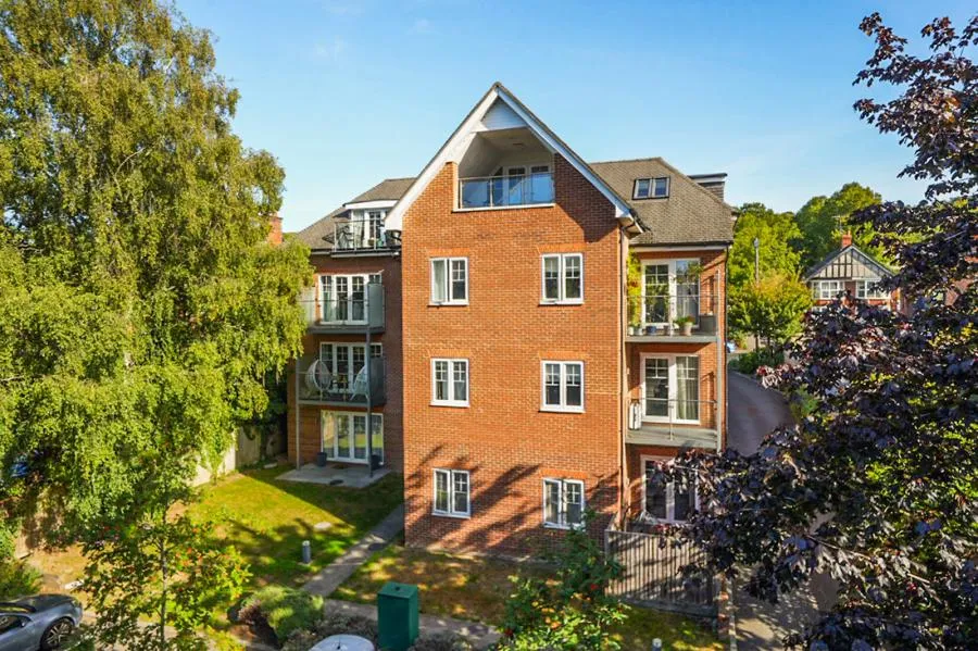 2 bed flat for sale, West Wycombe Road, High Wycombe, HP12