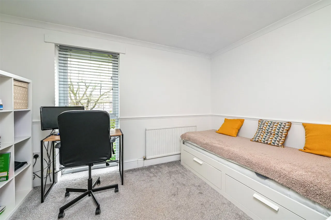 Maple Close, Ash Vale, Guildford, Surrey, GU12 5JZ, photo 10