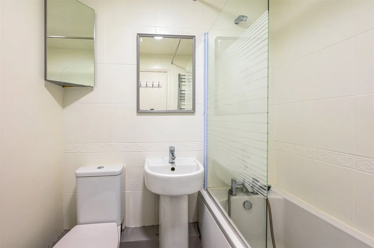 Maple Close, Ash Vale, Guildford, Surrey, GU12 5JZ, photo 9