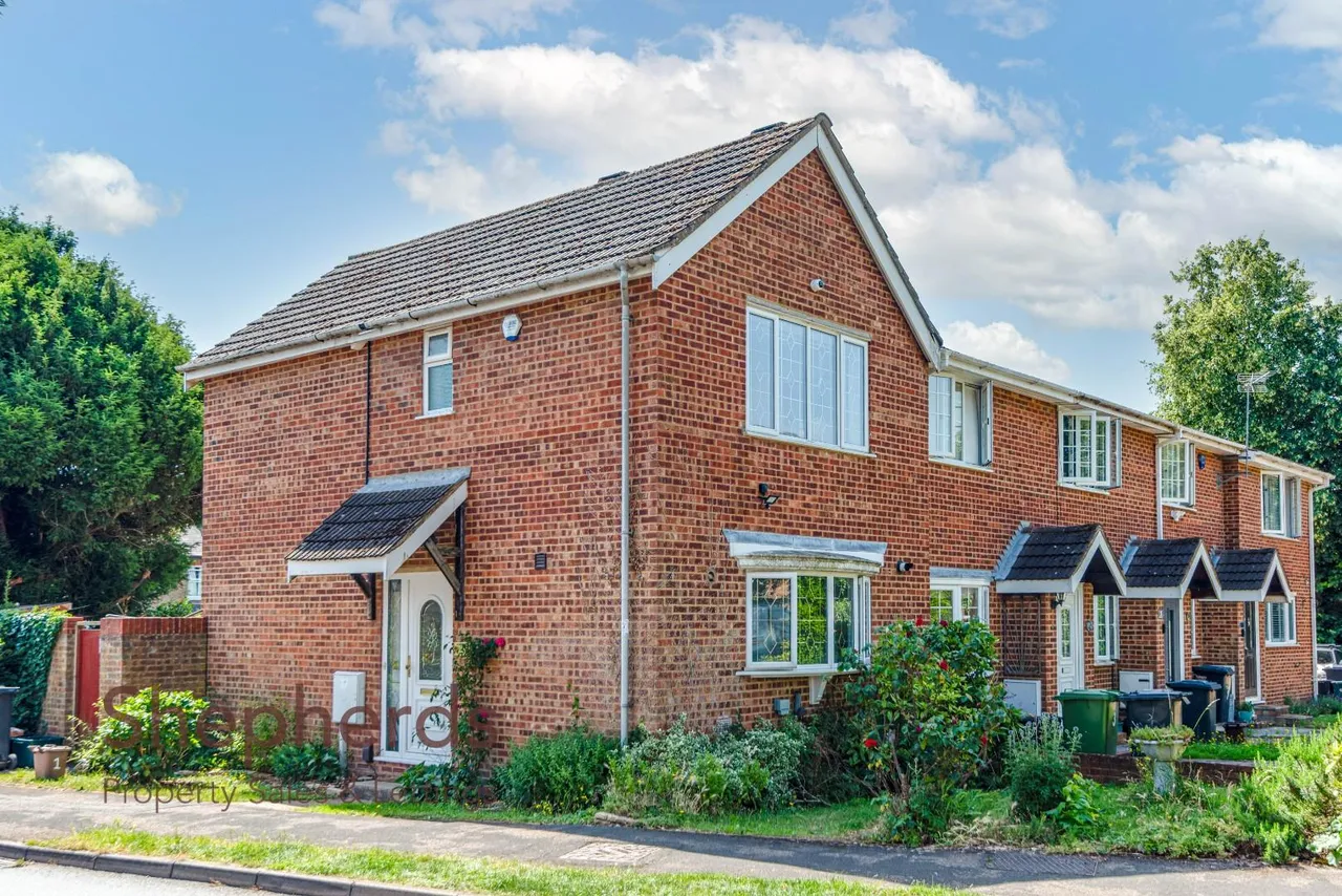 3 bed house for sale, Broomfield Avenue, Broxbourne, EN10