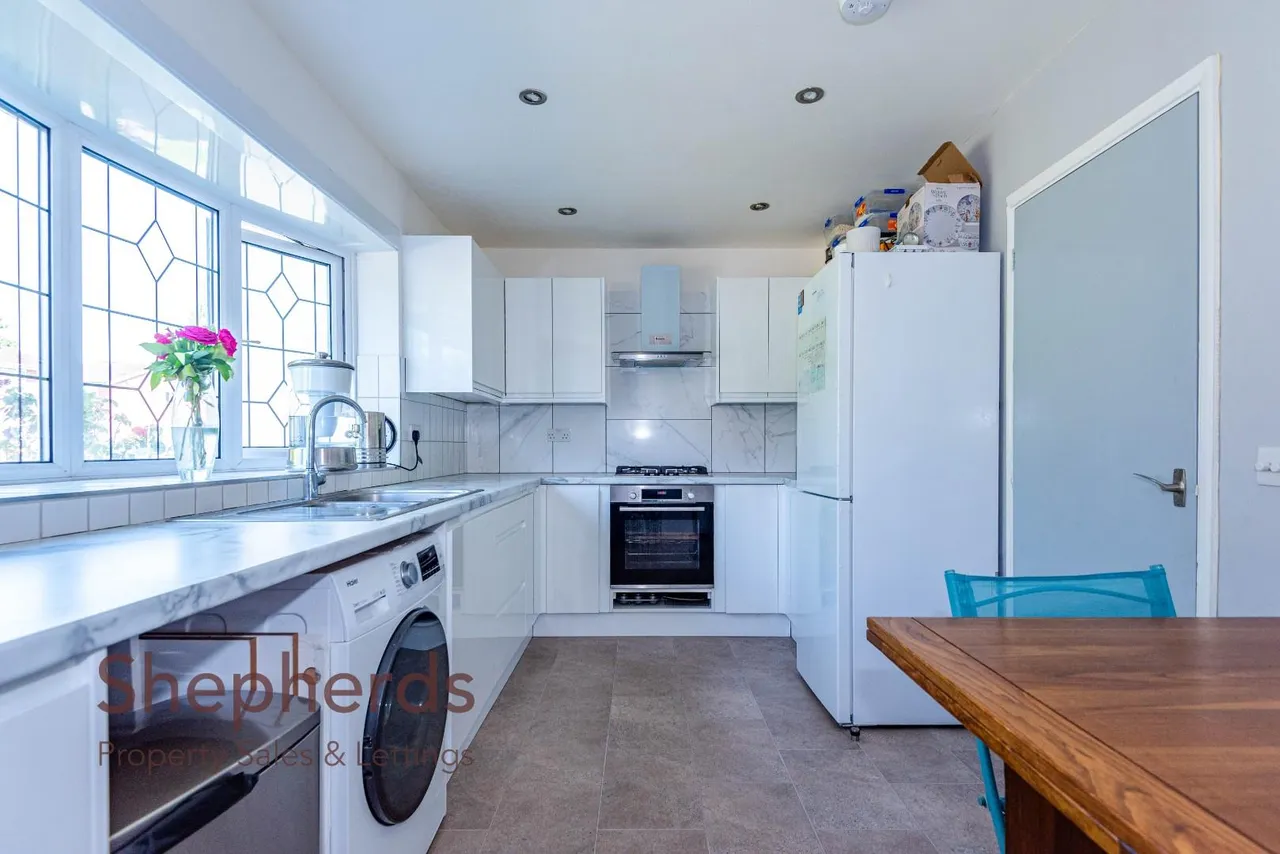 Broomfield Avenue, Broxbourne, EN10, photo 22