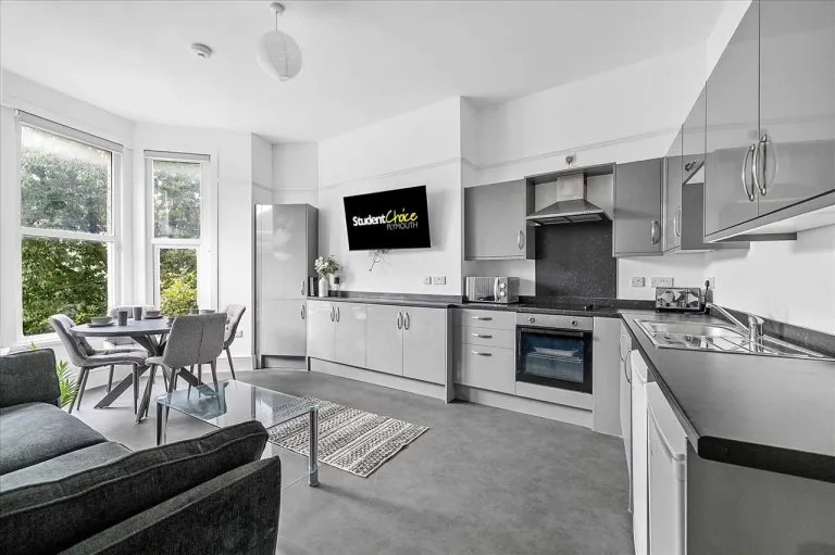 3 bed flat to rent, Lisson Grove, Plymouth, PL4