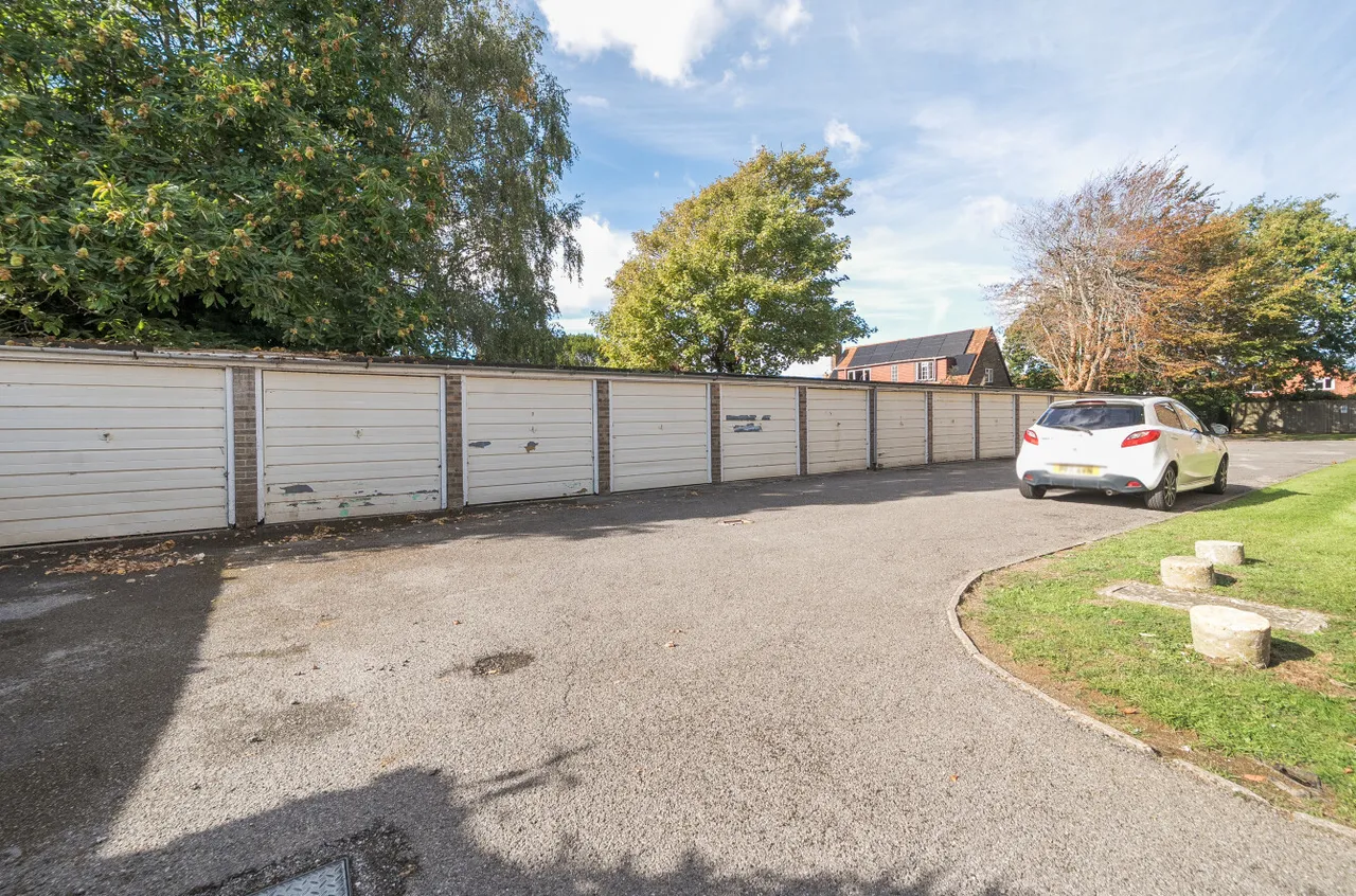 Wallace Avenue, Worthing, BN11, photo 8