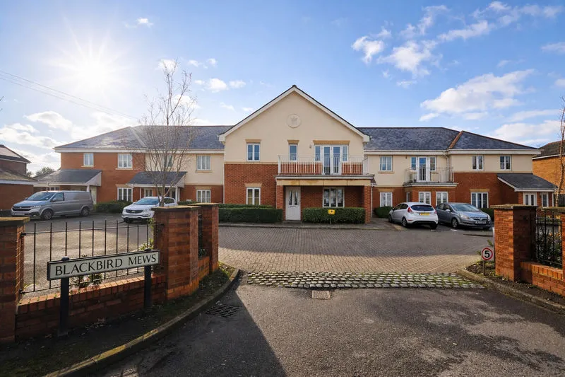 1 bed flat for sale — London Road Loudwater, High Wycombe HP10 9FT