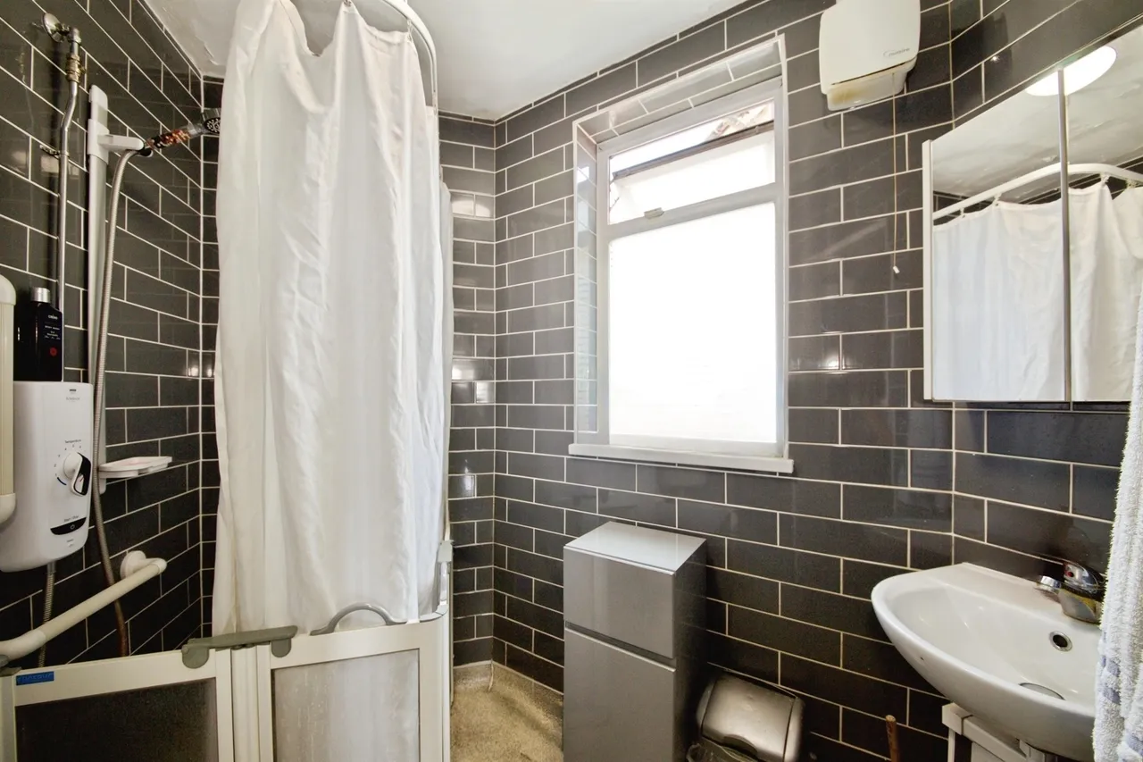 Rugby Road, Dagenham, RM9, photo 15